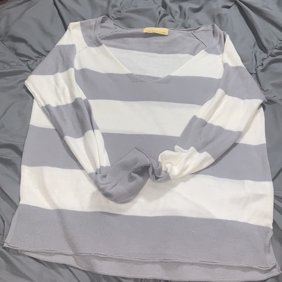 • How Very Loved Grey & White Striped Lightweight V- Neck Sweater • - Picture 2 of 5